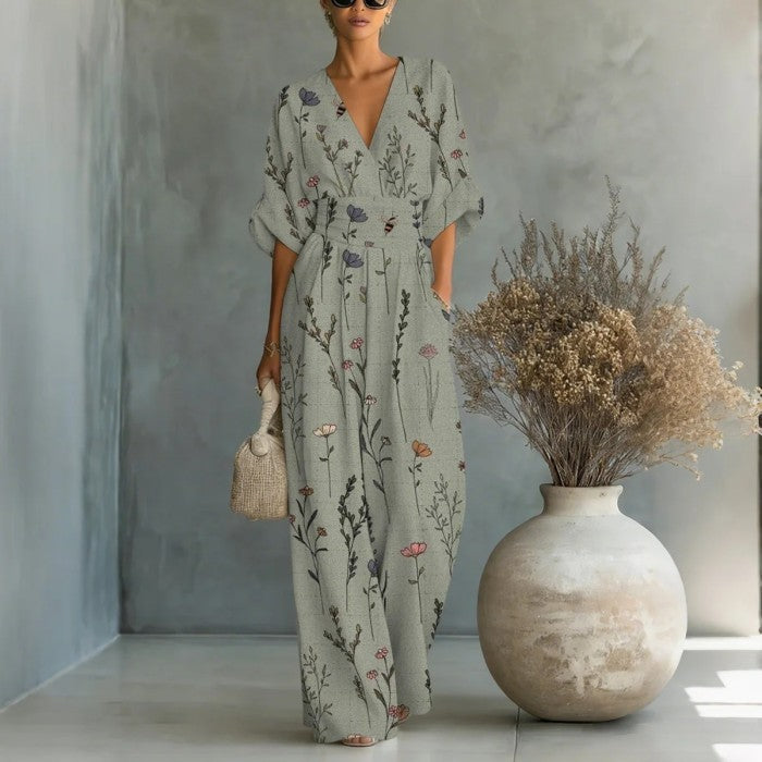 Novalie – Højtaljet jumpsuit med V-hals