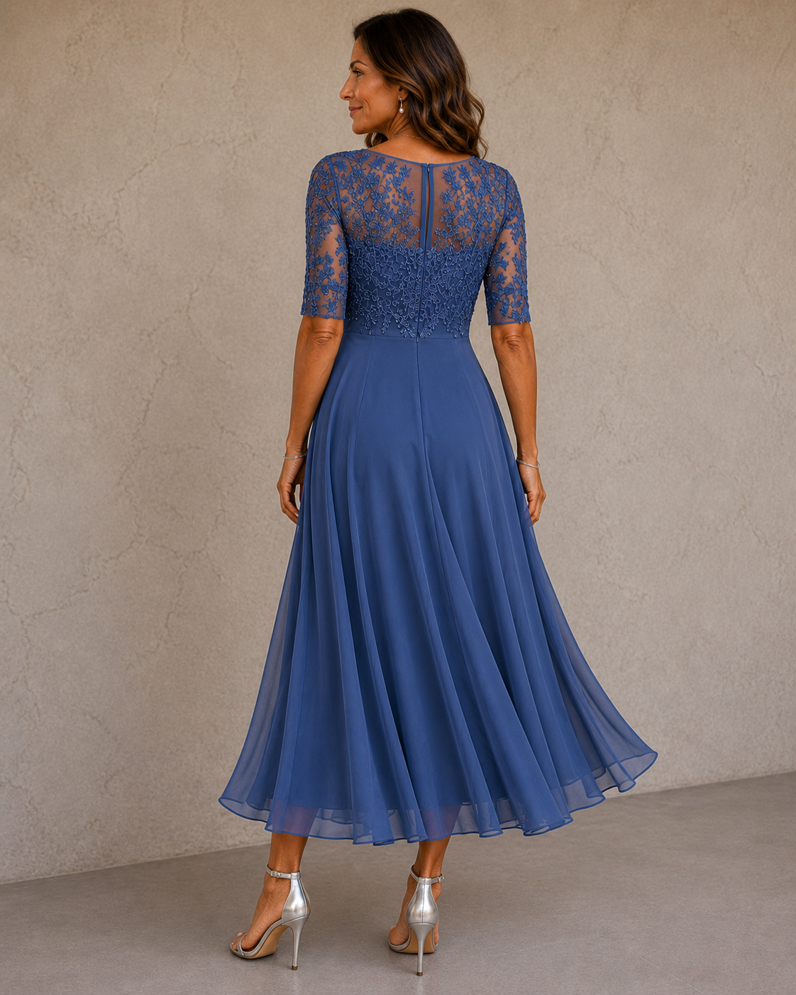 Lioras – Elegant kjole med blonder og chiffon