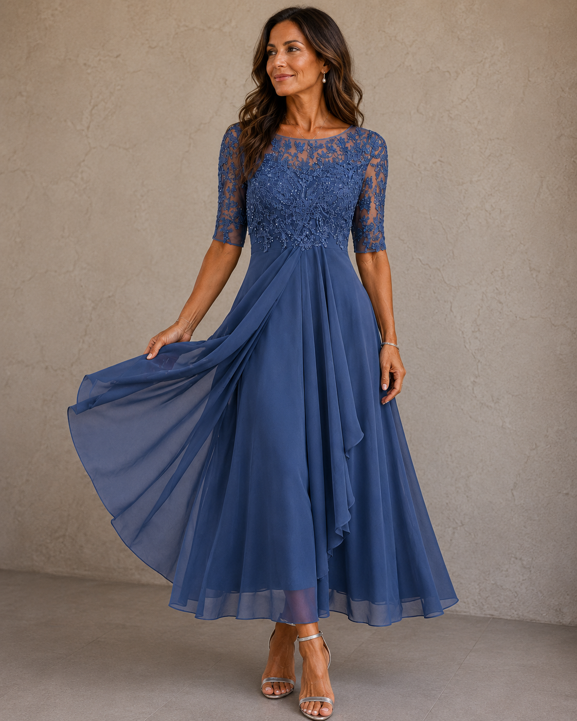 Lioras – Elegant kjole med blonder og chiffon