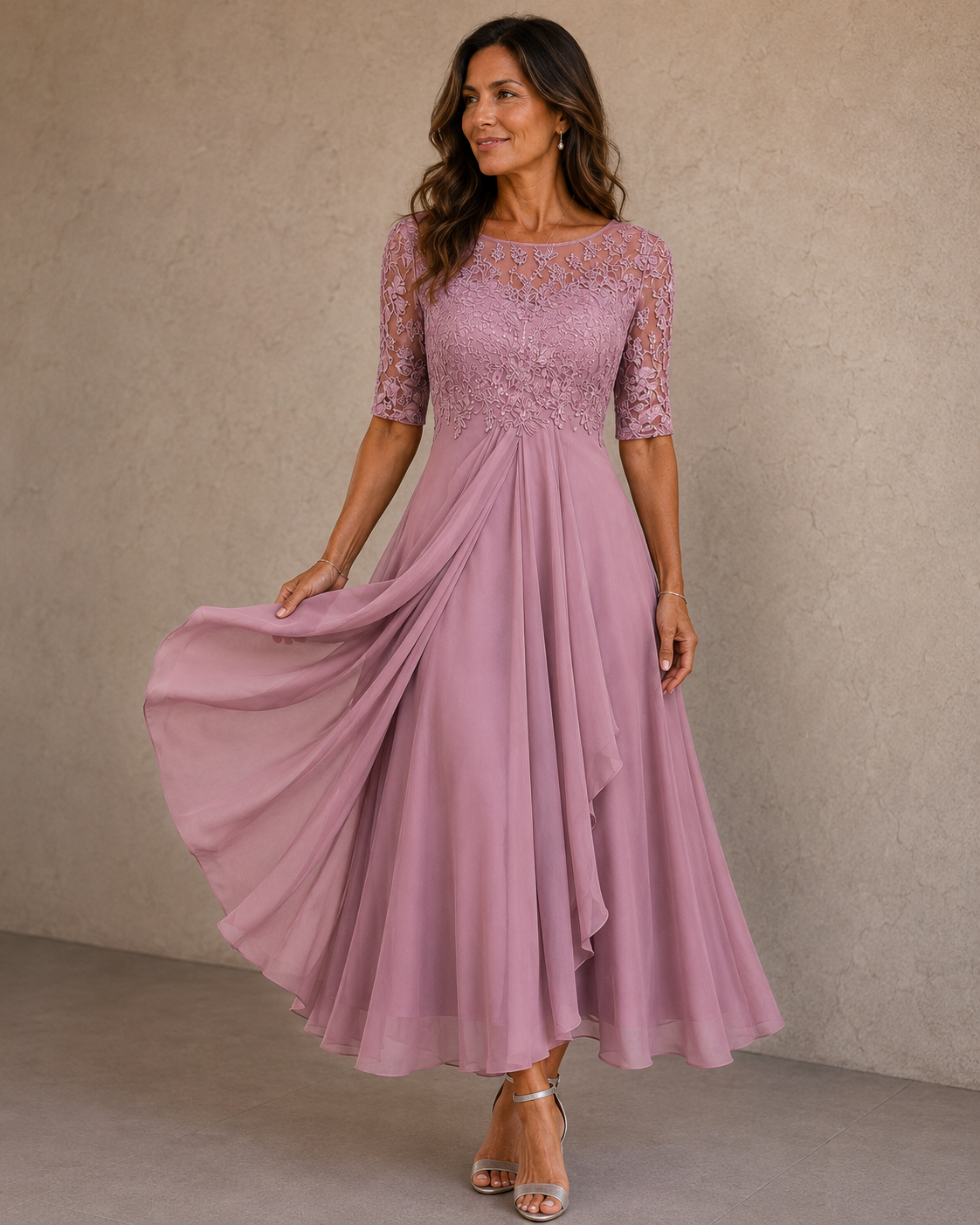 Lioras – Elegant kjole med blonder og chiffon