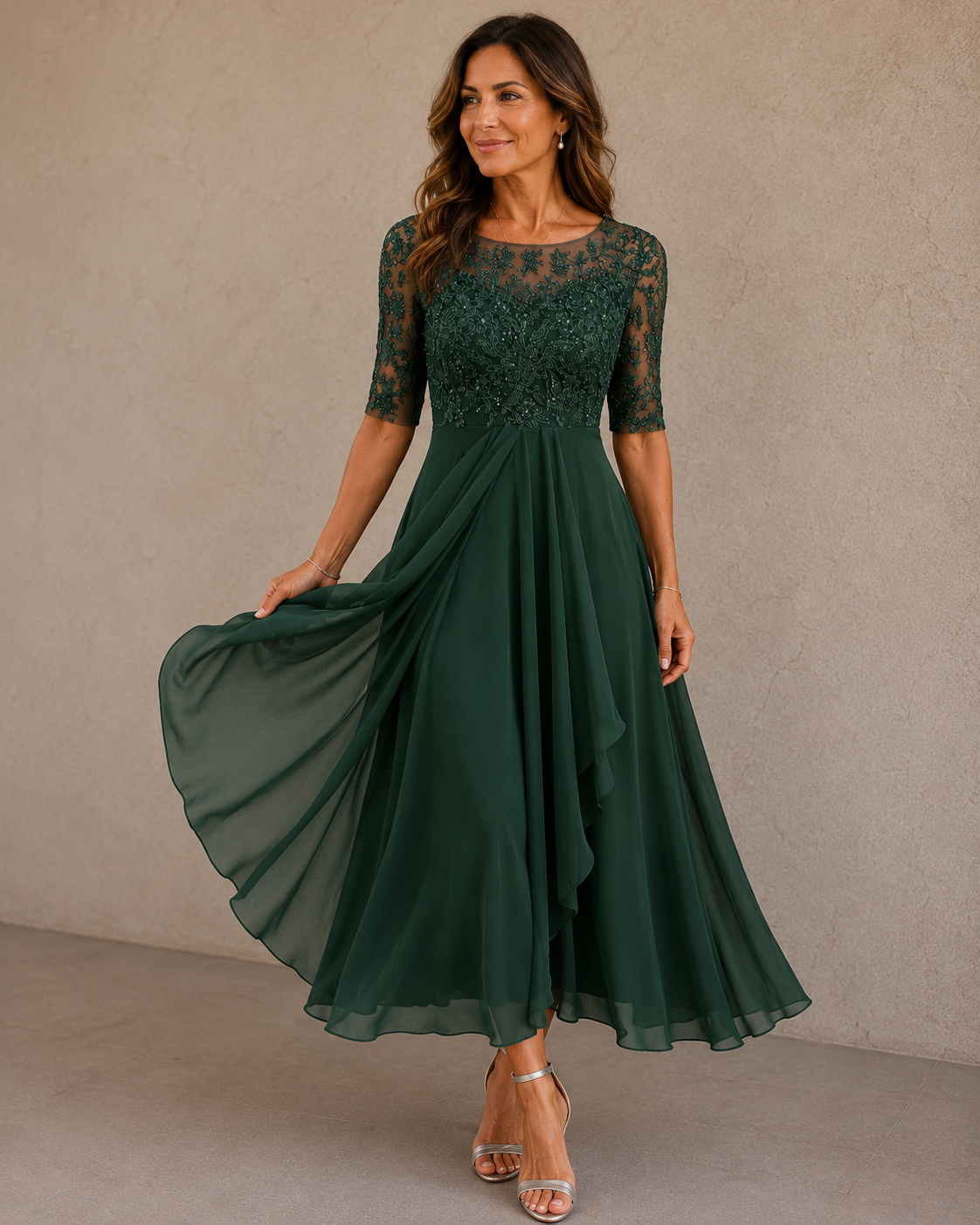 Lioras – Elegant kjole med blonder og chiffon
