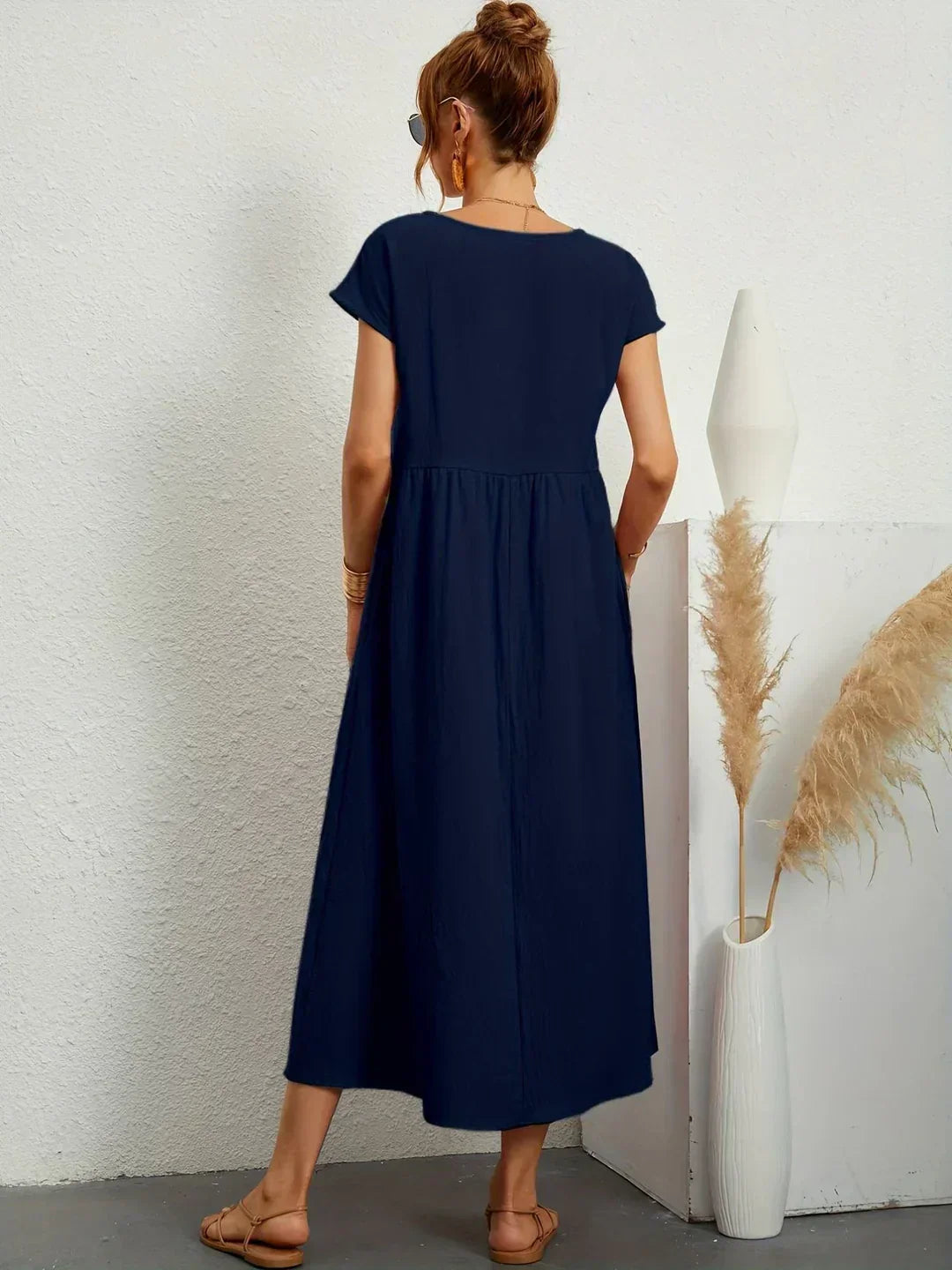 Gabrielle™ — Flydende midikjole med tidløs elegance