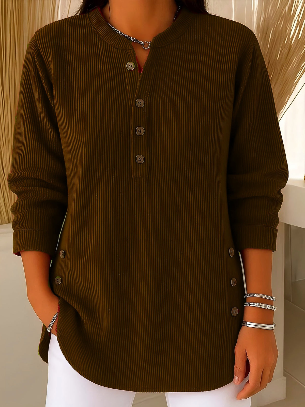 Maja – Ribbet bomuldsbluse med knapper