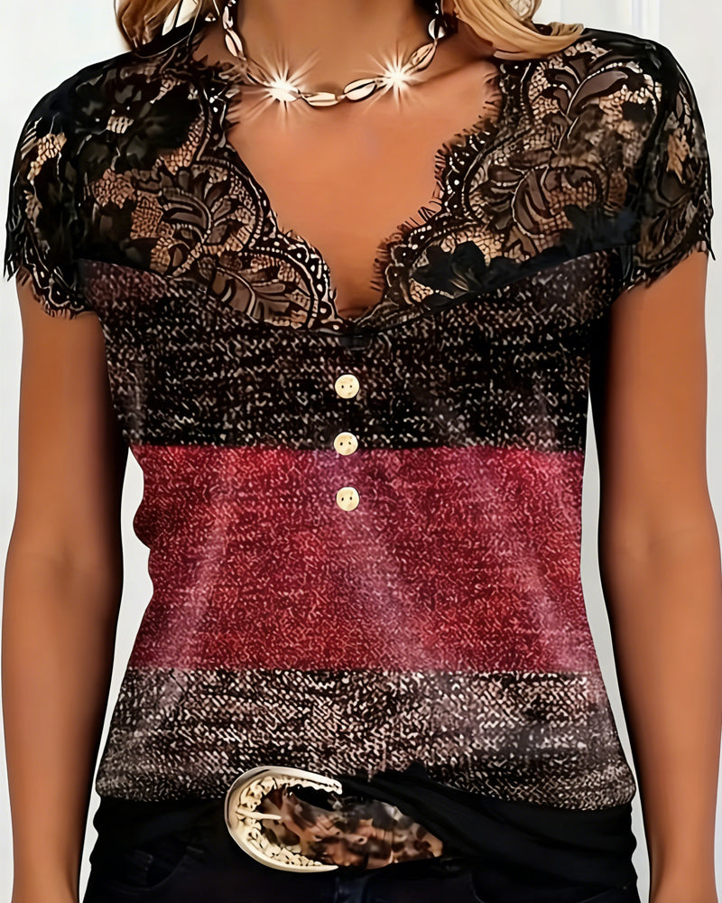 T-shirt med V-hals og patchwork-blonder i kontrastfarve