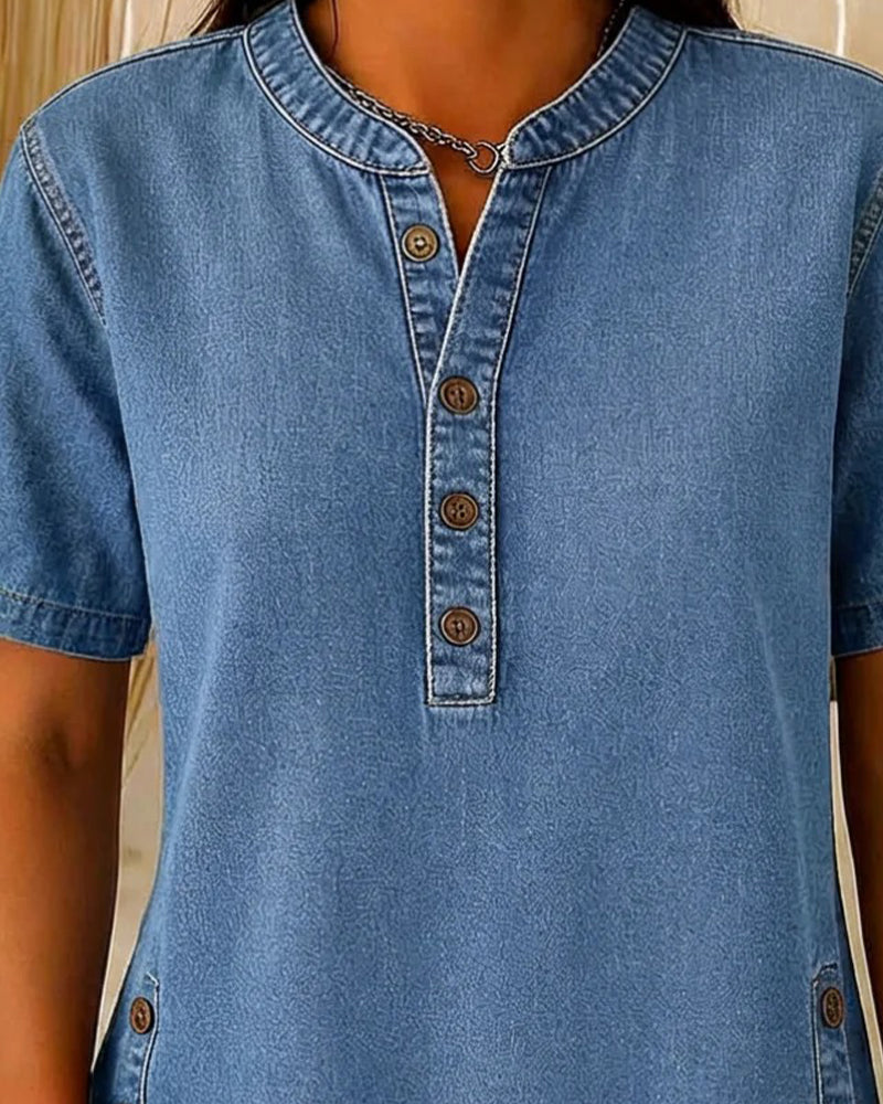 Kortærmet denim-top med abottato-front